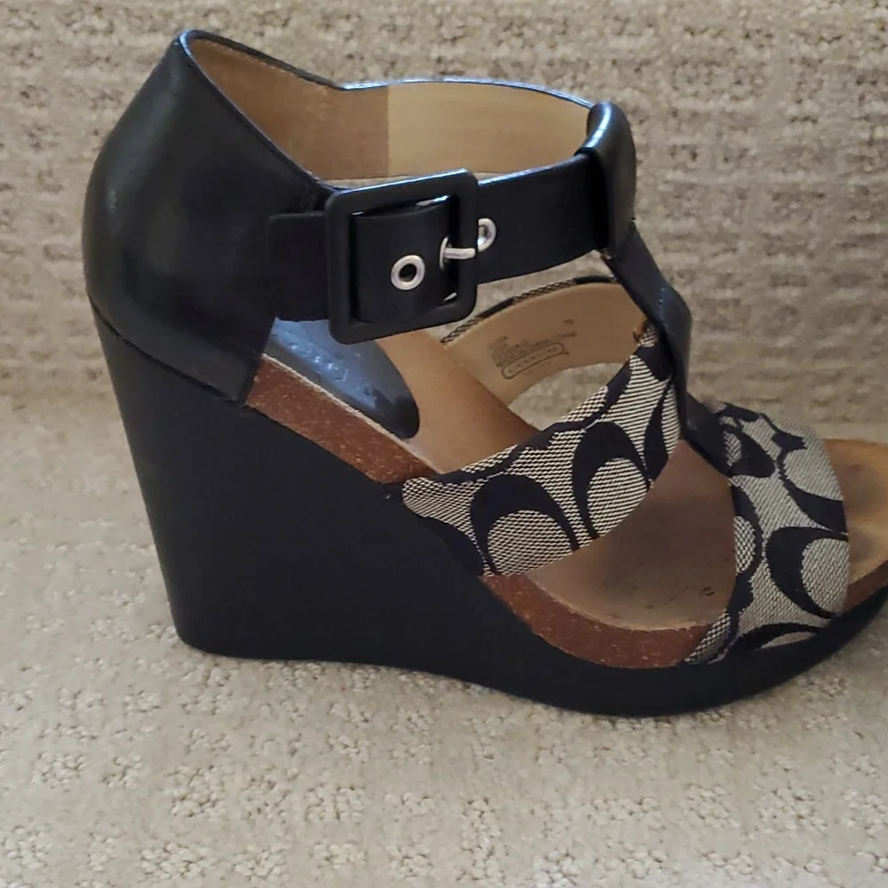 Shoes - Picture 2 of 7
